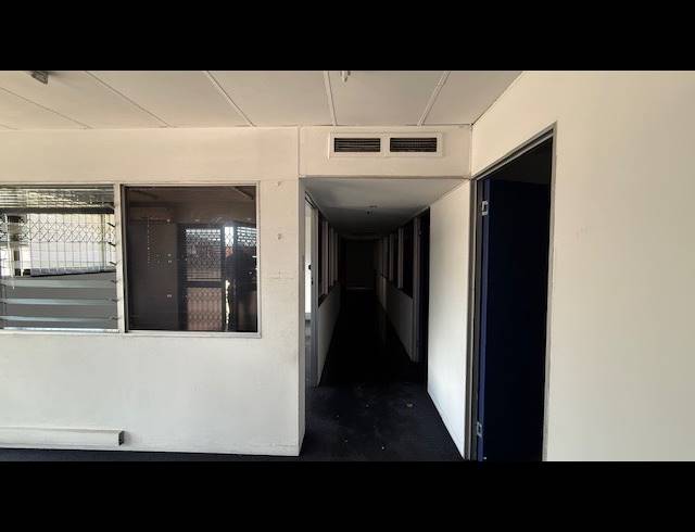 1,943M² WAREHOUSE TO LET IN SPRINGFIELD PARK